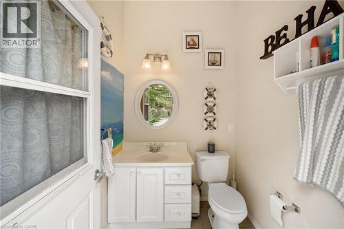 Bathroom - 39 Elodia Court, Hamilton, ON 