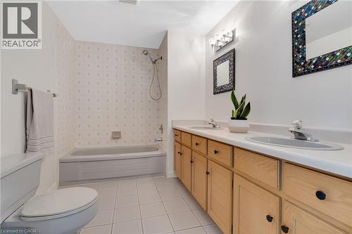 8 Charlton Place, Cambridge, ON 