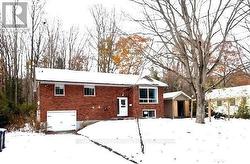 40 RUE VANIER Tiny, ON L9M 0J2