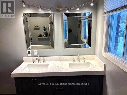 40 Rue Vanier, Tiny, ON 