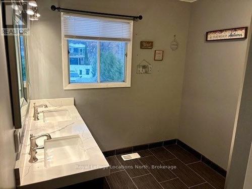 40 Rue Vanier, Tiny, ON 