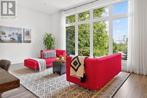 700 Hillcrest Road, Pickering, ON 
