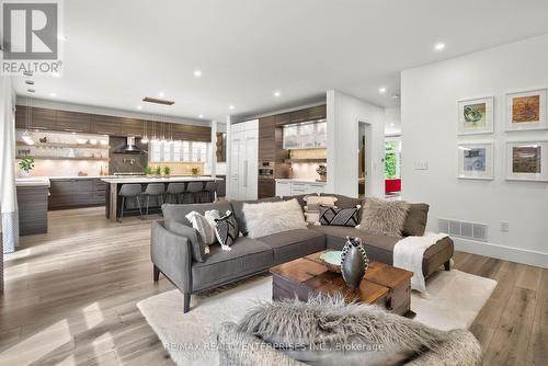 700 Hillcrest Road, Pickering, ON 