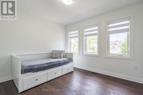 26 Kidd Crescent, New Tecumseth, ON 