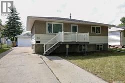 1046 Lindsay STREET Regina, SK S4N 3A9
