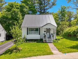 638 Hanson ST  Fredericton, NB E3B 3Z9