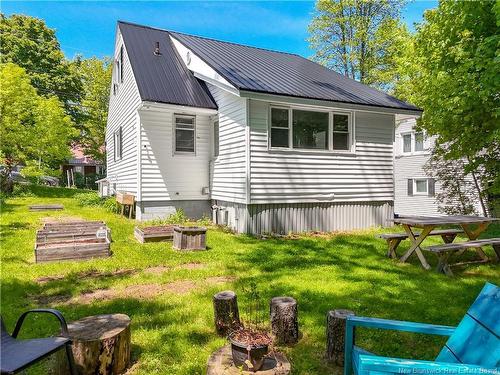 638 Hanson St, Fredericton, NB 