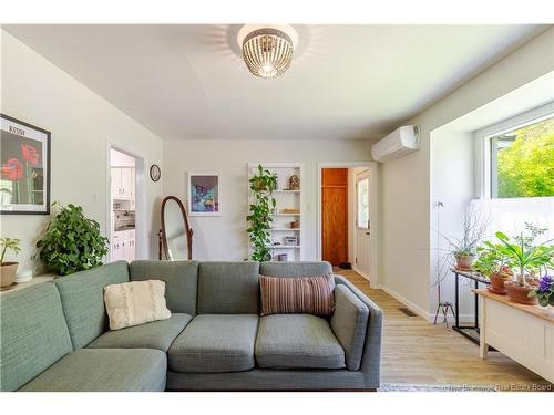 638 Hanson St, Fredericton, NB 
