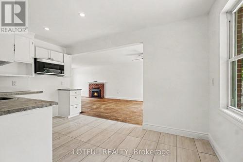 832 Rex Avenue, Ottawa, ON 