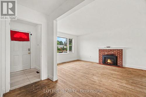 832 Rex Avenue, Ottawa, ON 