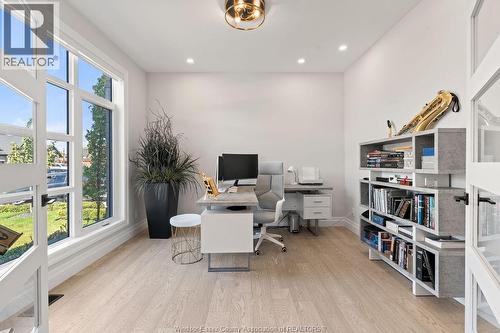 258 Xavier Circle, Lakeshore, ON 