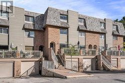 94 DUTCH MYRTLE WAY Toronto, ON M3B 3K8