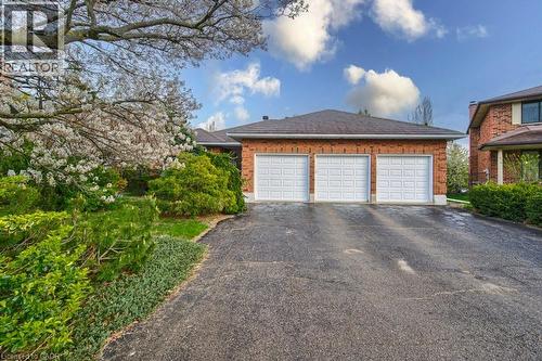 247 ROLLING ACRES Court  Kitchener, ON N2A 3W5