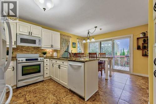 247 Rolling Acres Court, Kitchener, ON - Indoor Photo Showing Kitchen