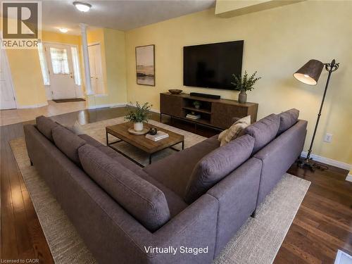 Living room - 212 Sleaford Street, Waterloo, ON 