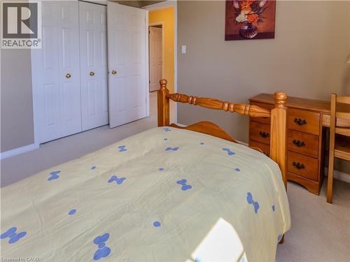 Neutral-toned walls complement light-colored carpeting - 212 Sleaford Street, Waterloo, ON 