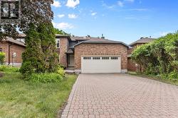 6 FESSENDEN WAY  Ottawa, ON K2L 3L1