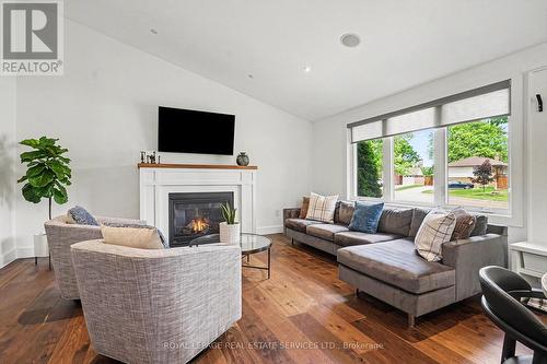 25 Brougham Crescent, Toronto, ON 