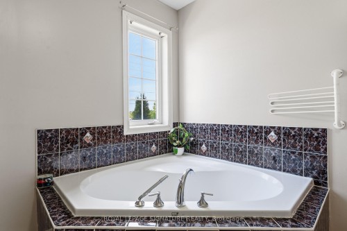 1 Holloway Road, Markham, ON 