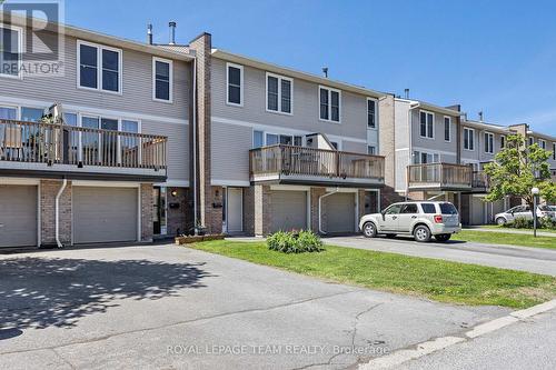 C - 276 DALEHURST DRIVE  Ottawa, ON K2G 4J5