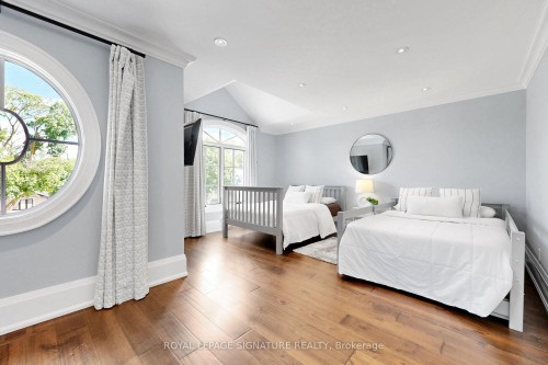 54 Lockheed Boulevard, Toronto, ON 