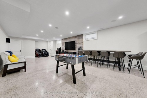 54 Lockheed Boulevard, Toronto, ON 