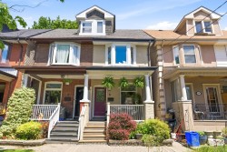 8 Baltic Avenue Toronto, ON M4J 1S2