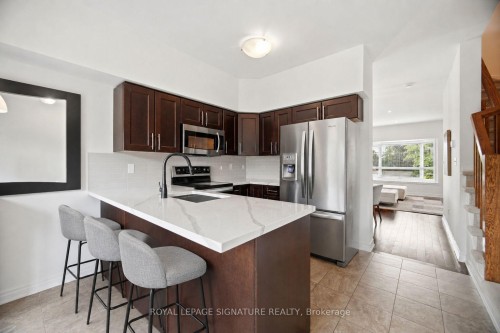 5035 Bidwell Common, Burlington, ON - Indoor Photo Showing Kitchen With Double Sink