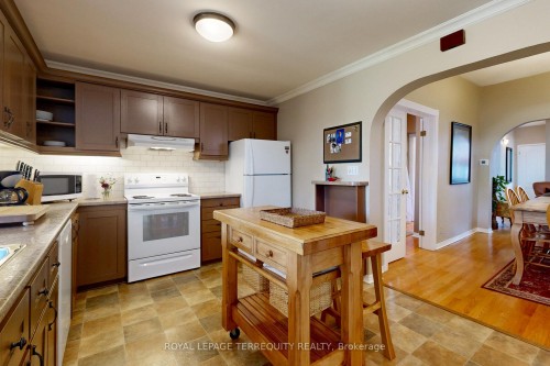 92 Eileen Avenue, Toronto, ON 