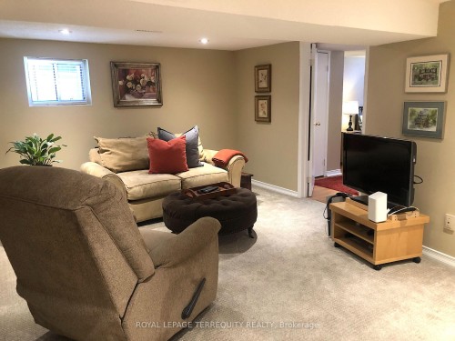 92 Eileen Avenue, Toronto, ON 