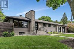 1581 DORION AVENUE  Ottawa, ON K1G 0J7