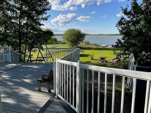 111 Lakeview Road E, Otter Lake, MB 