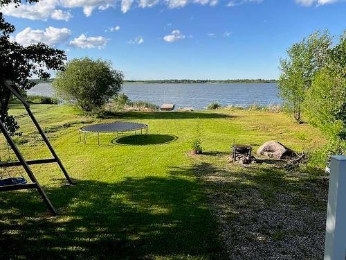 111 Lakeview Road E, Otter Lake, MB 