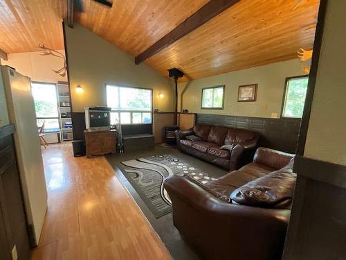 111 Lakeview Road E, Otter Lake, MB 