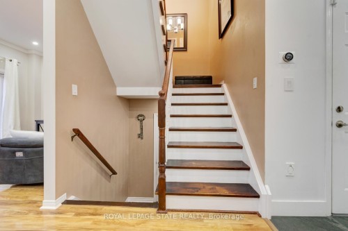 33 Panorama Way, Hamilton, ON 