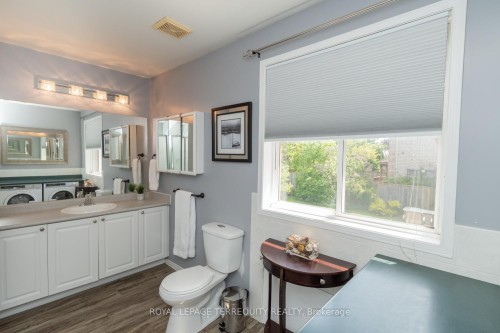 14 Hewitt Place, Barrie, ON - Indoor Photo Showing Bathroom