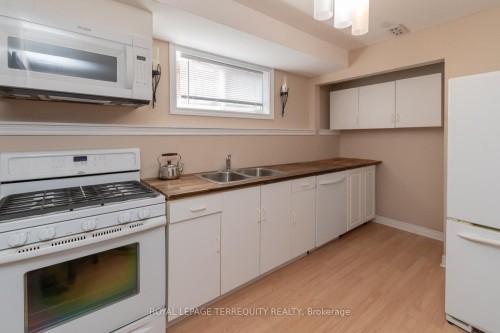 14 Hewitt Place, Barrie, ON - Indoor Photo Showing Kitchen With Double Sink