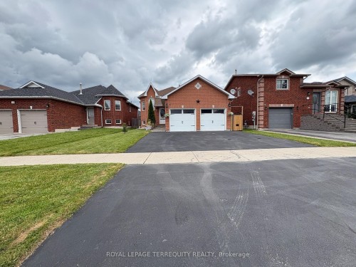 14 Hewitt Place, Barrie, ON - Outdoor With Facade