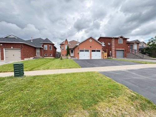 14 Hewitt Place, Barrie, ON - Outdoor With Facade