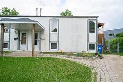 28 Beeston DR  Winnipeg, MB R2V 3G1