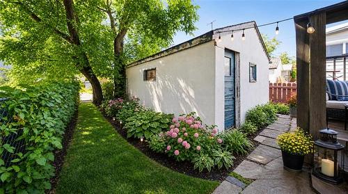 492 Newman St, Winnipeg, MB 