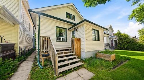 492 Newman ST  Winnipeg, MB R3G 2V5