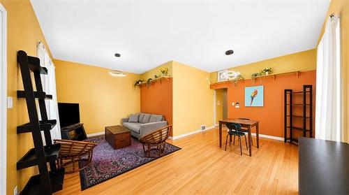 492 Newman St, Winnipeg, MB 
