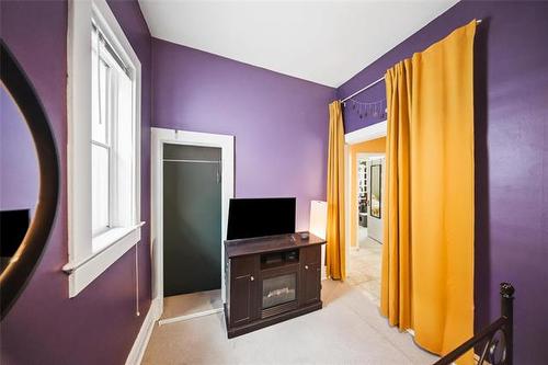 492 Newman St, Winnipeg, MB 