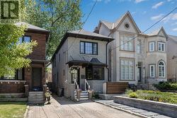 221 BEDFORD PARK AVENUE Toronto, ON M5M 1J4
