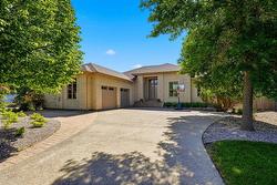 39 OLD ORCHARD Road  East St Paul, MB R2E 0L4