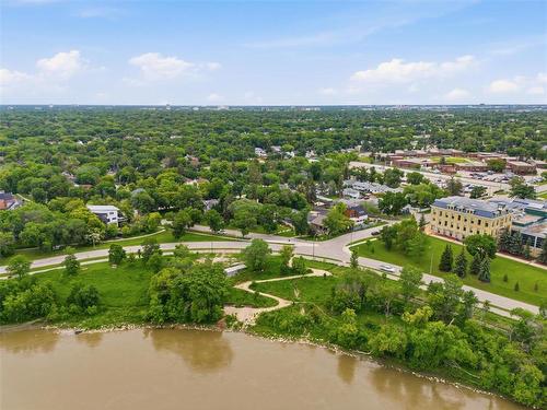 132 Fulham Avenue, Winnipeg, MB 