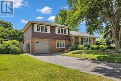 4042 MELBA LANE  Burlington (Shoreacres), ON L7L 2C3