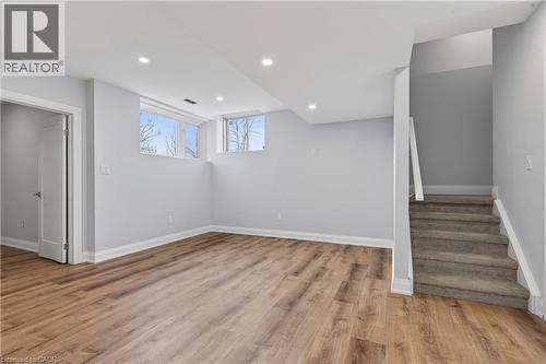 35 Midhurst Heights Unit# 1, Hamilton, ON 