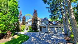 9 FIFESHIRE ROAD Toronto, ON M2L 2G4